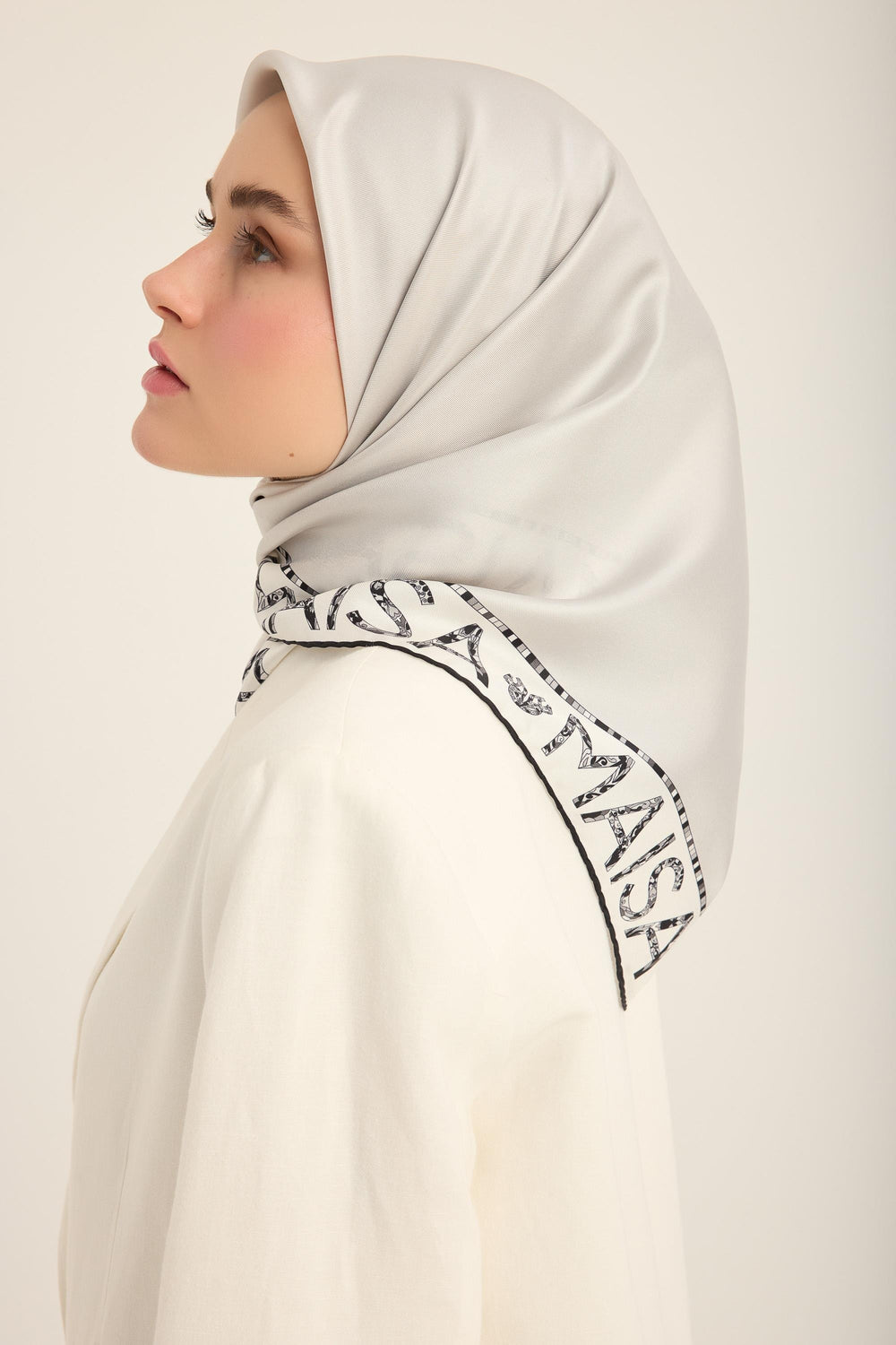 RUFİ TİVİL İPEK EŞARP