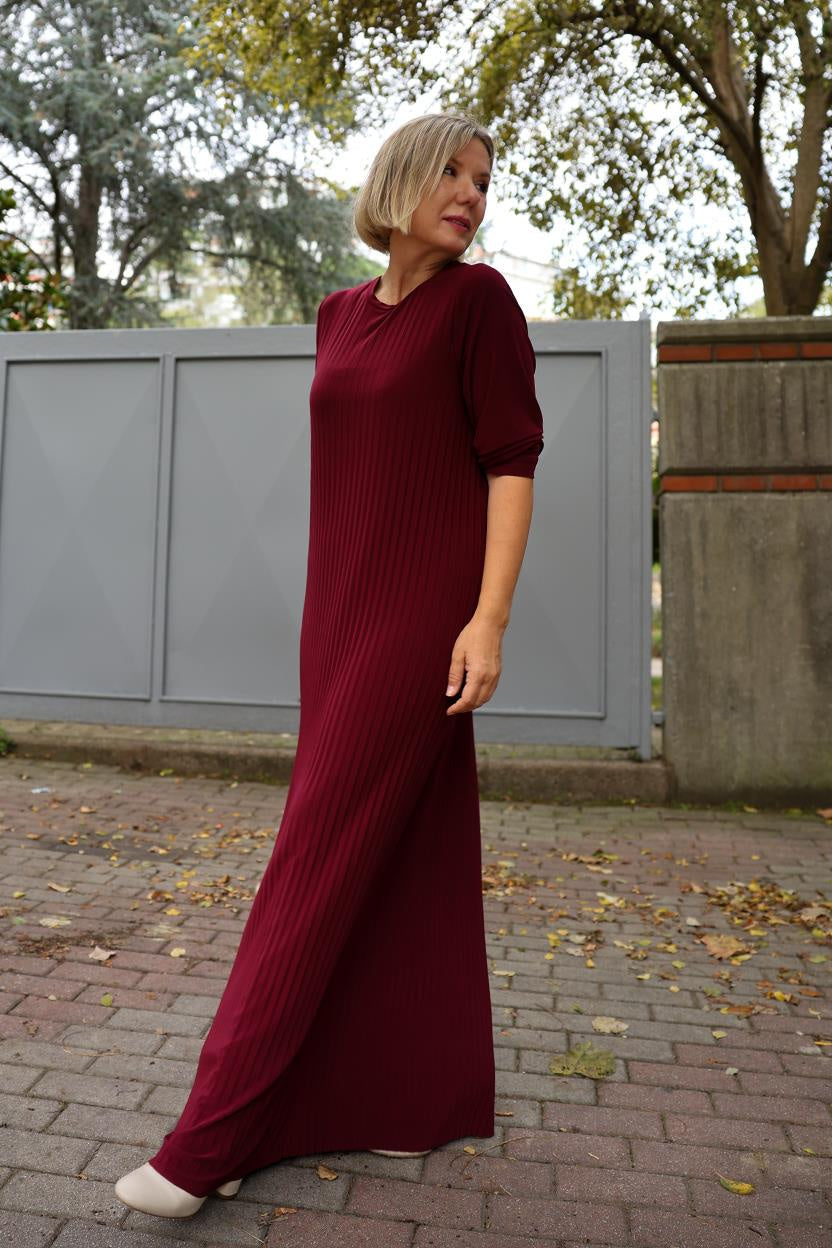 ÖNÜ VE ARKASI İNCE PLİSELİ ELBİSE