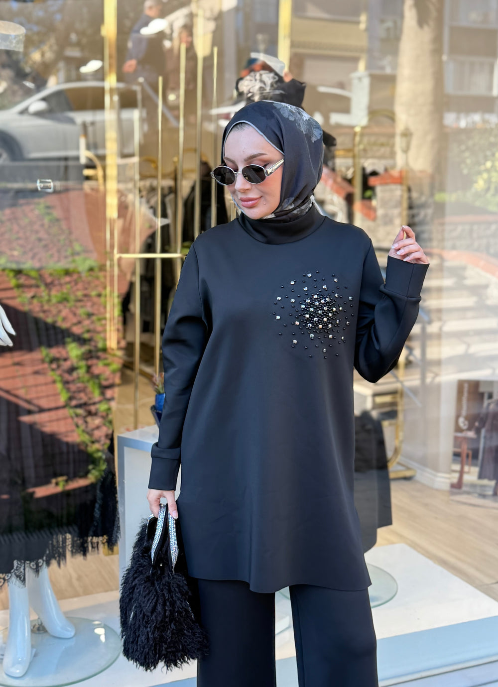 SCUBA İNCİLİ TAŞLI SWEATSHİRT