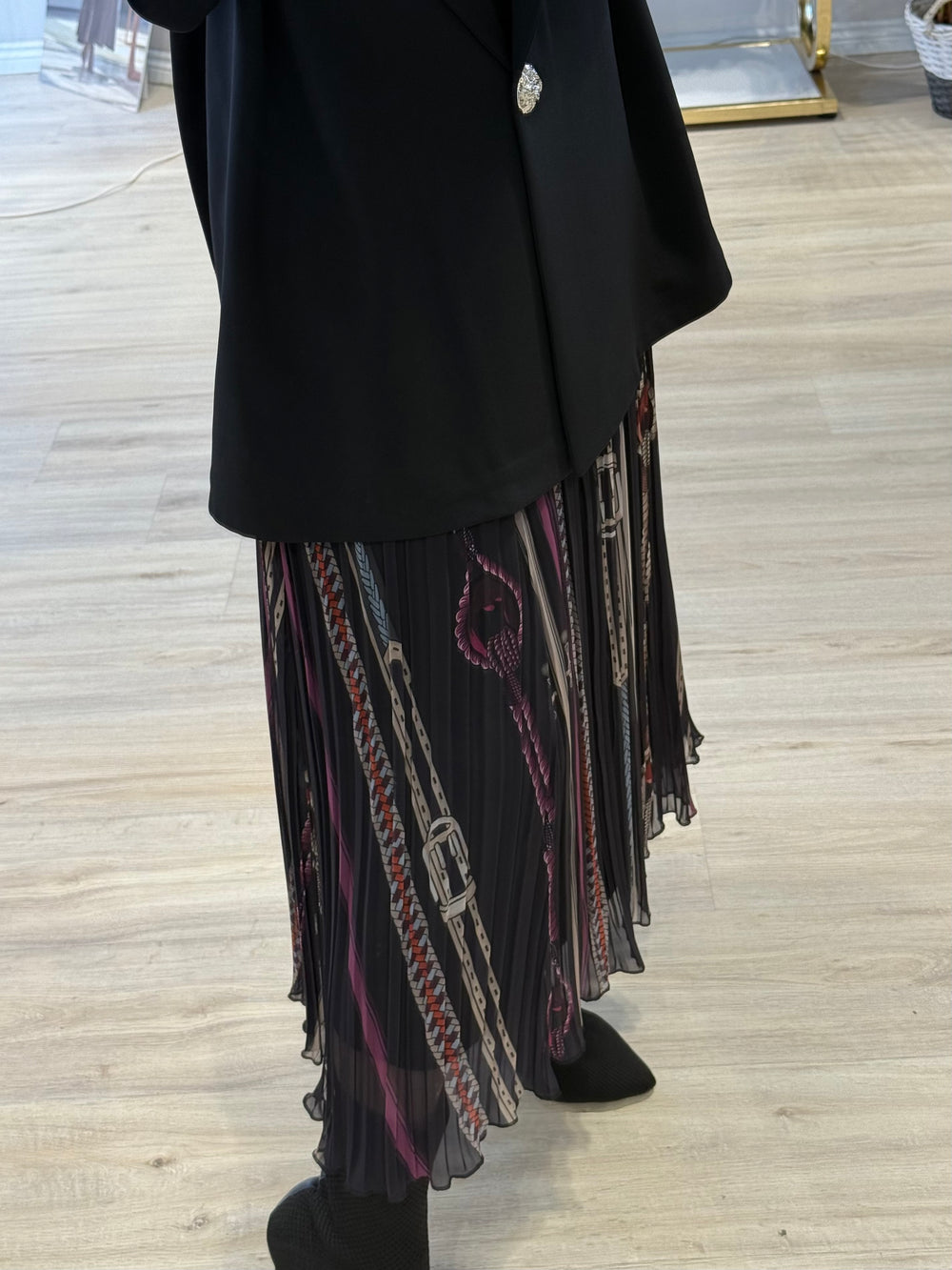 ŞİFON BOYUNA ZİNCİR PLİSE ETEK