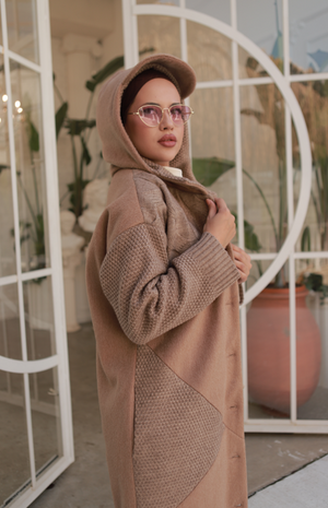 Triko Detaylı Kapüşonlu Kap