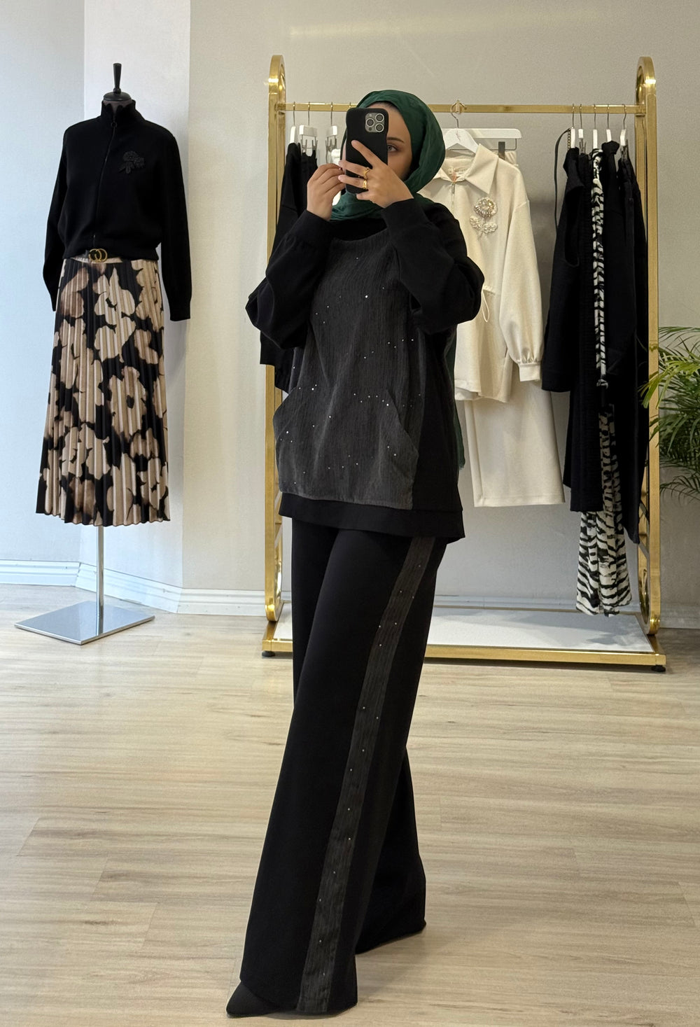 YANLARI GARNİLİ PANTOLON